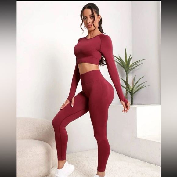 SHEIN Seamless Raglan Sleeve Sports Set // Size Medium (6) // Color: Burgundy - Picture 5 of 7